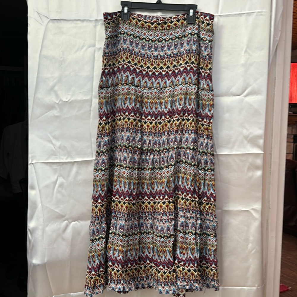 Strawberry Long flowy skirt size XL
